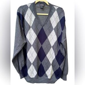💠🔥Jos. A Bank 100% Merino Wool argyle sweater.  Lightweight and quality!